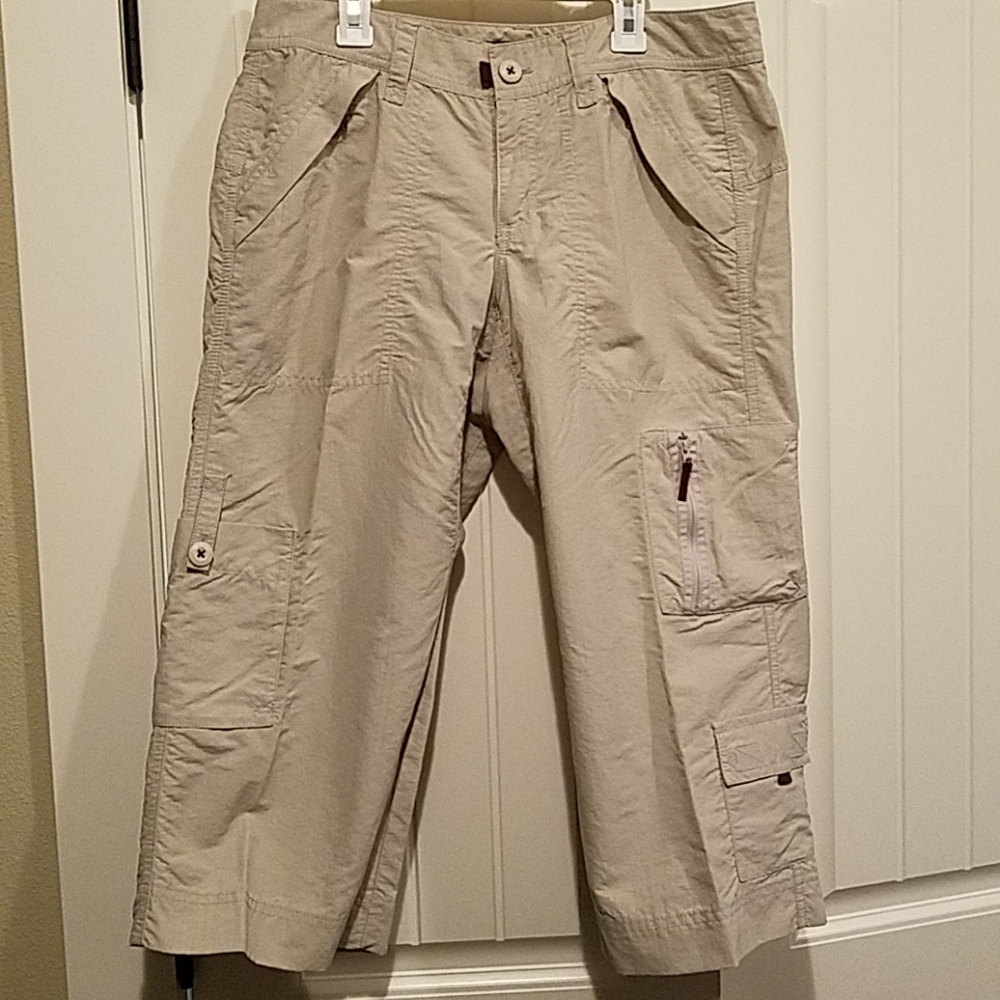 Eddie Bauer Cargo Crop Pants 🏕